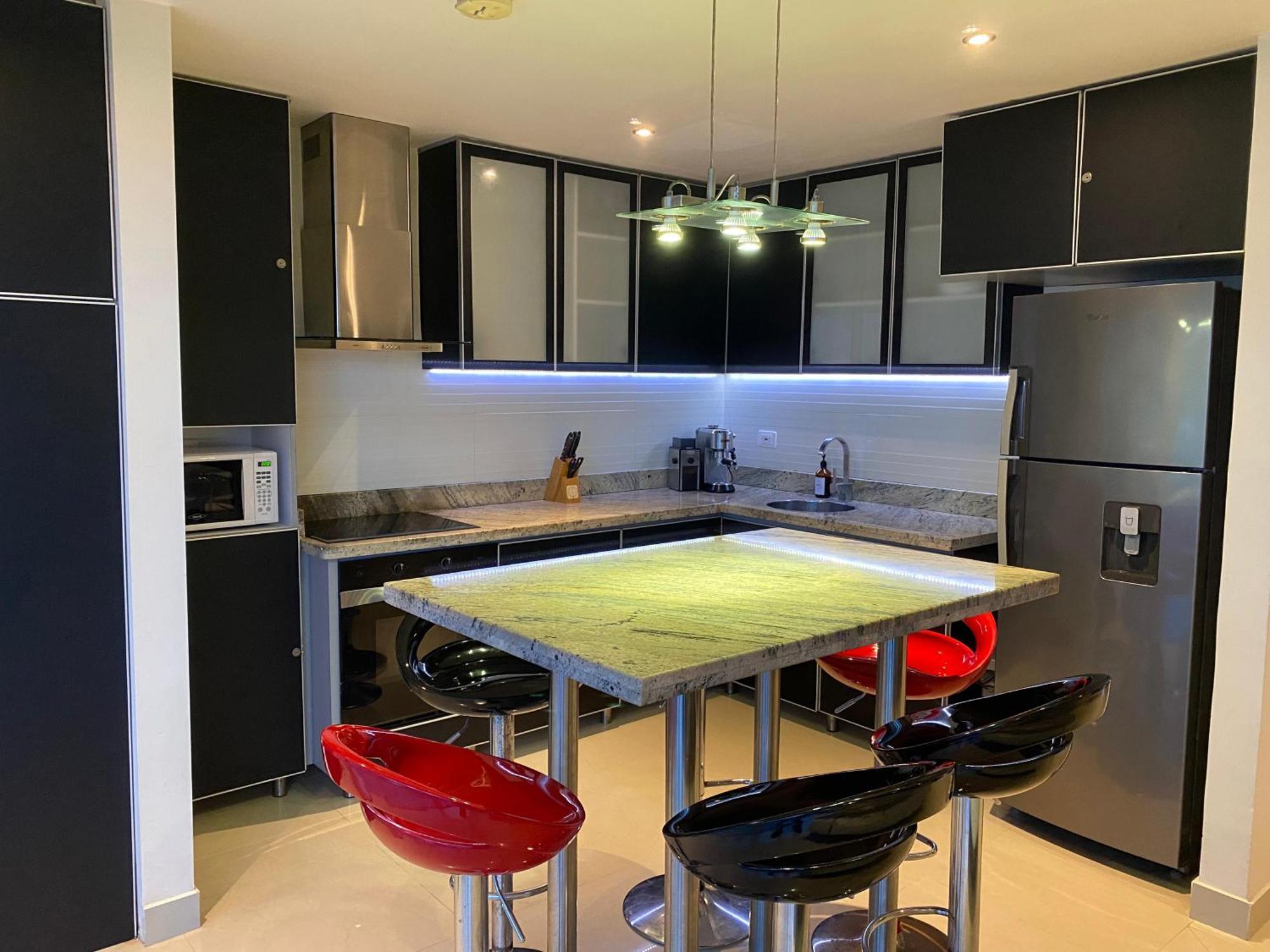 Sunshine 503 Beautiful Seaview 2beds2bath W Ac Front *